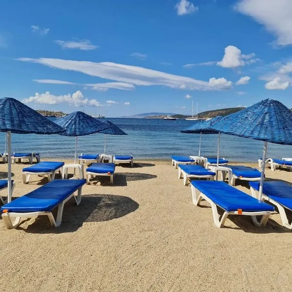 Nagi Beach - zdjęcie 5