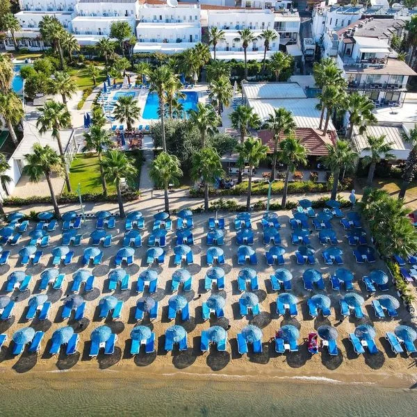 Nagi Beach - zdjęcie 3