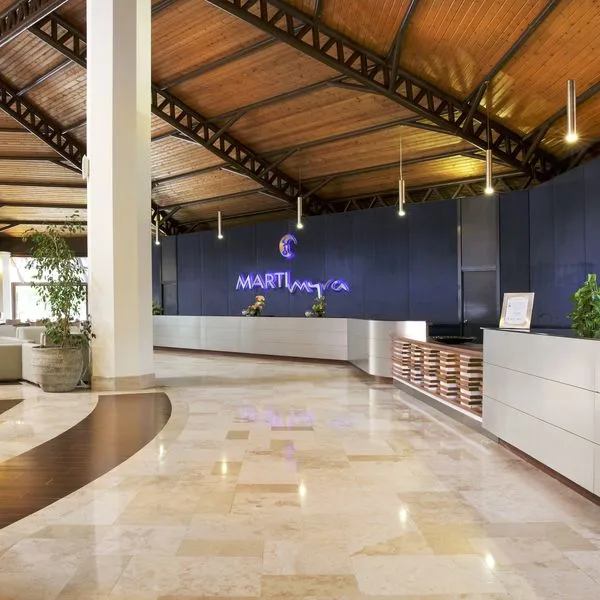 Marti Myra - zdjęcie 2