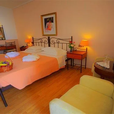 Elea Beach (Dassia) - zdjęcie 4