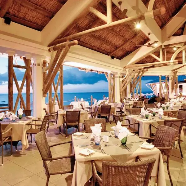 Pearle Beach - zdjęcie 2