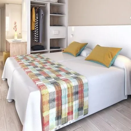 HSM Son Veri (ex  Reina Isabel) - zdjęcie 3