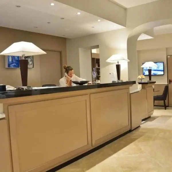 LH Lloyd Roma - zdjęcie 3