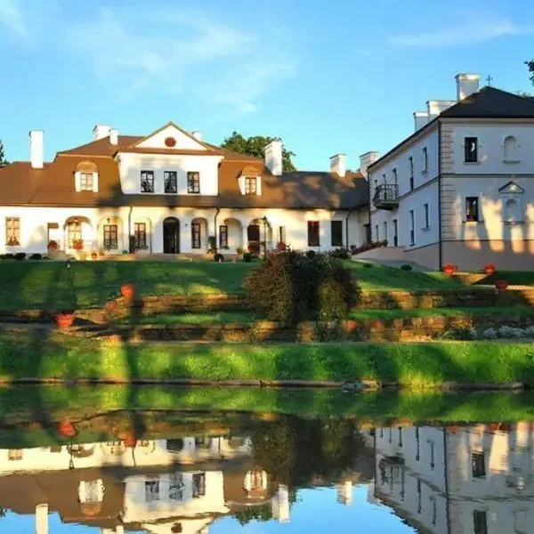 Dwór Kombornia - zdjęcie 2