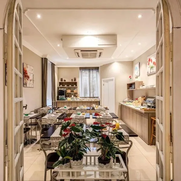 Rome Garden - zdjęcie 2