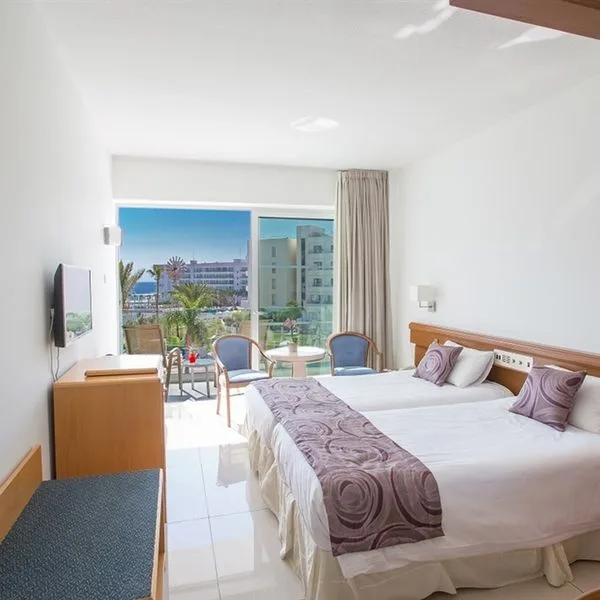 Tsokkos Beach - zdjęcie 3