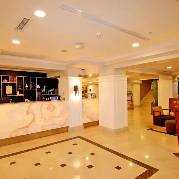 Dosso Dossi Old City - zdjęcie 5