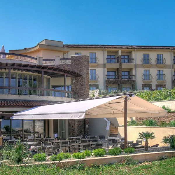 Blue Waves Resort - zdjęcie 2