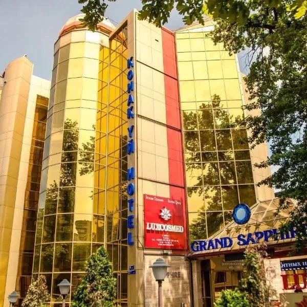 Grand Sapphire